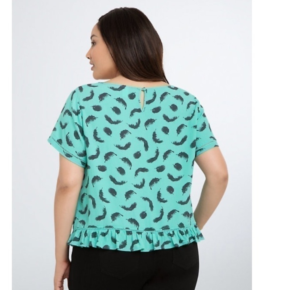 TORRID FEATHER PRINT RUFFLE BLOUSE Size 1X - Picture 2 of 6